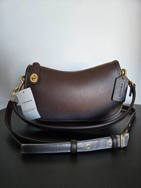 Coach Swinger Bag in Maple Dark Brown